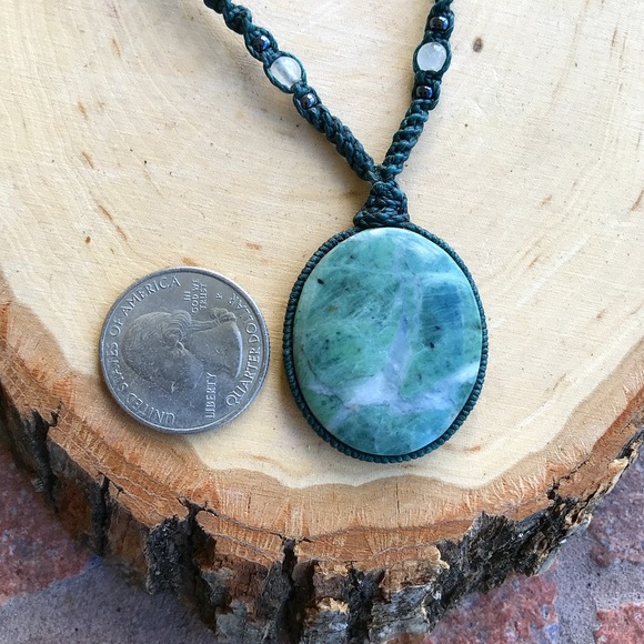 Sold macrame boho agate gemstone necklace - Picture 3 of 8